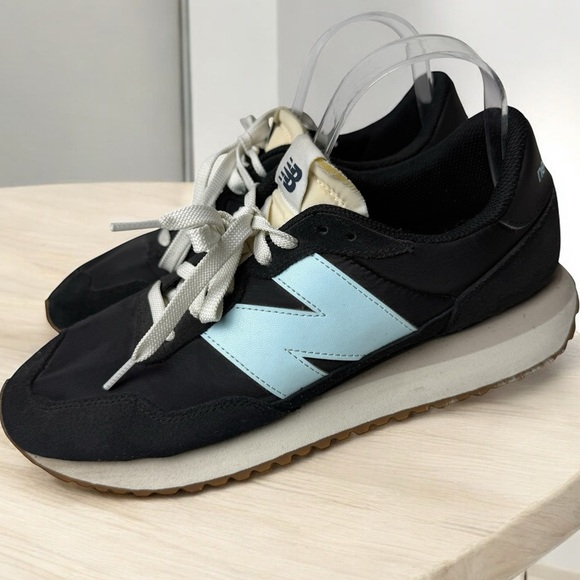 New Balance 237 V1 Women's Size 11 Black Blue Gym Train Athletic Sneaker WS237GD - Picture 1 of 11